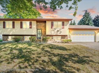 2656 Gilbert Rd, Lansing, MI 48911