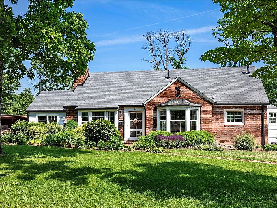 1st image of 39 Berry Wood Dr