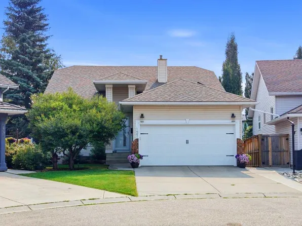 427 W Douglas Ridge Mews SE, Calgary, AB T2Z 2M4