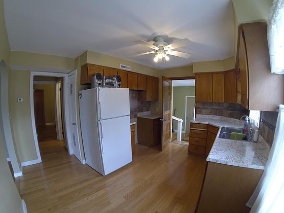 3rd image of 480 W Cleveland Ave