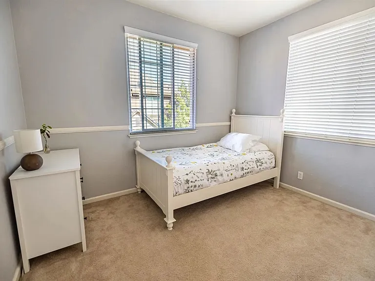 1026 Aquamarine Ter — Photo 21