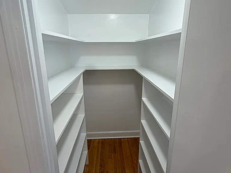 625 Clark St — Photo 23