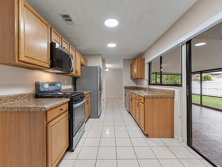 13360 SW 46th St — Photo 11