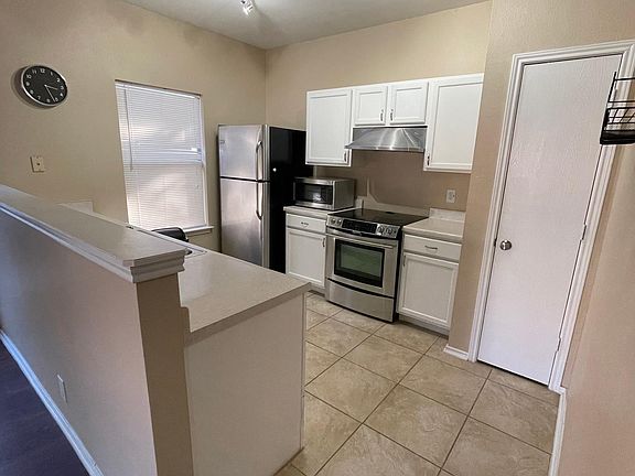 3rd image of 2731 Crown Arbor Dr