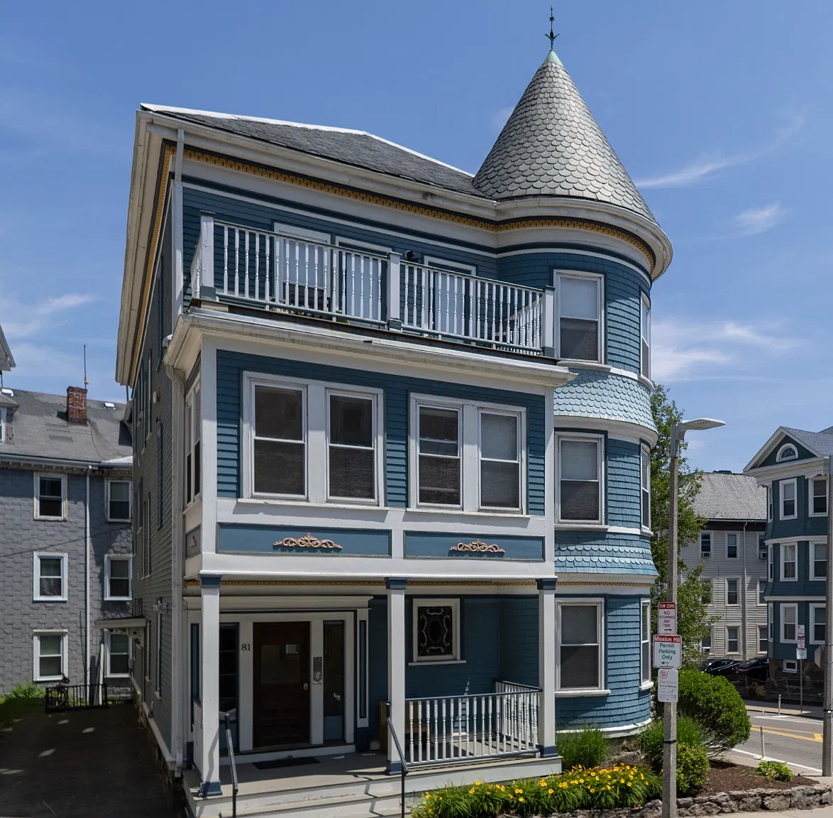 81 Hillside Street — Photo 1