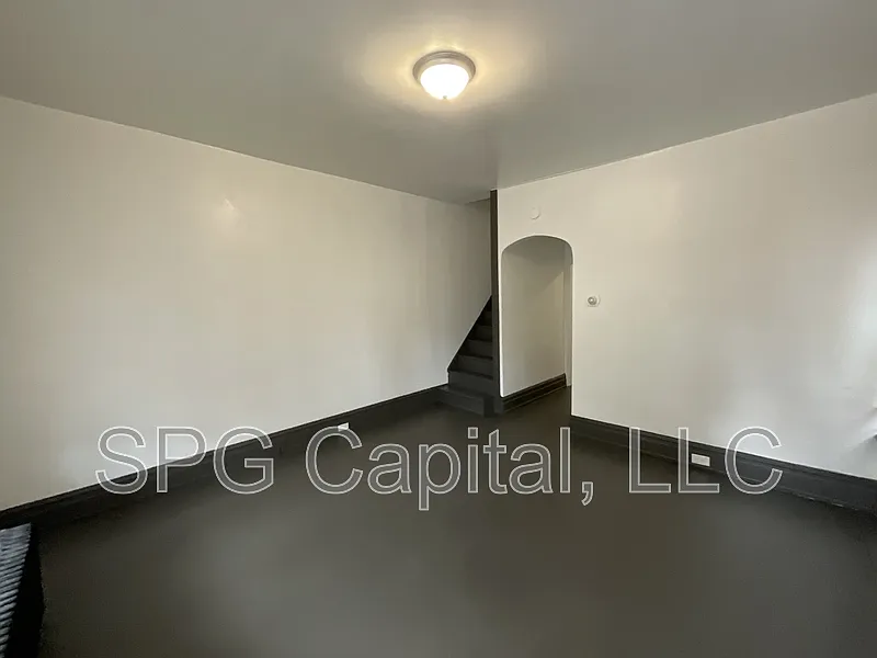 3 bed, 2.0 bath, 1472 sqft, $1,295 — Photo 2