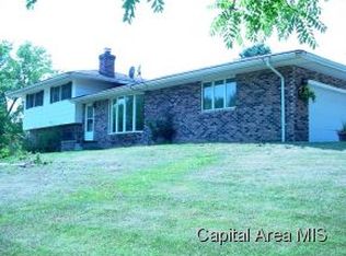 6813 Wesley Chapel Rd, Chatham, IL 62629