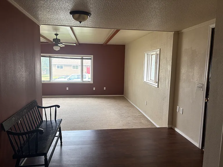 1415 Hollins Ave — Photo 9