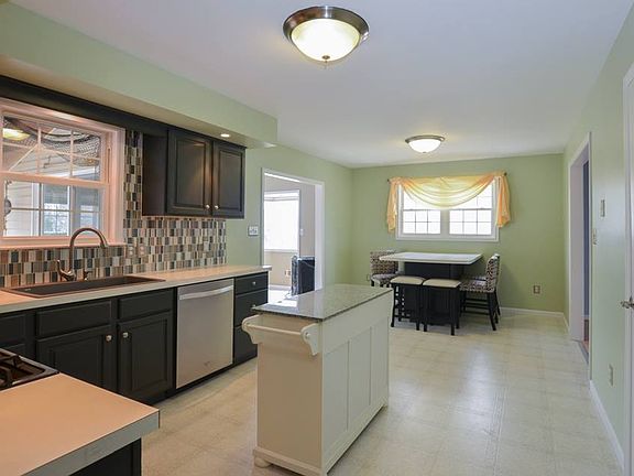 4th image of 358 Sioux Ct