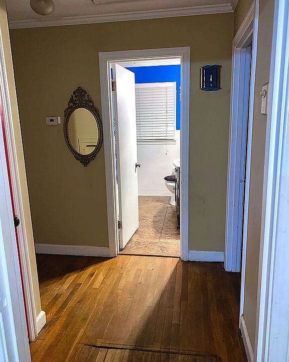 1st image of 413 W Hardin St