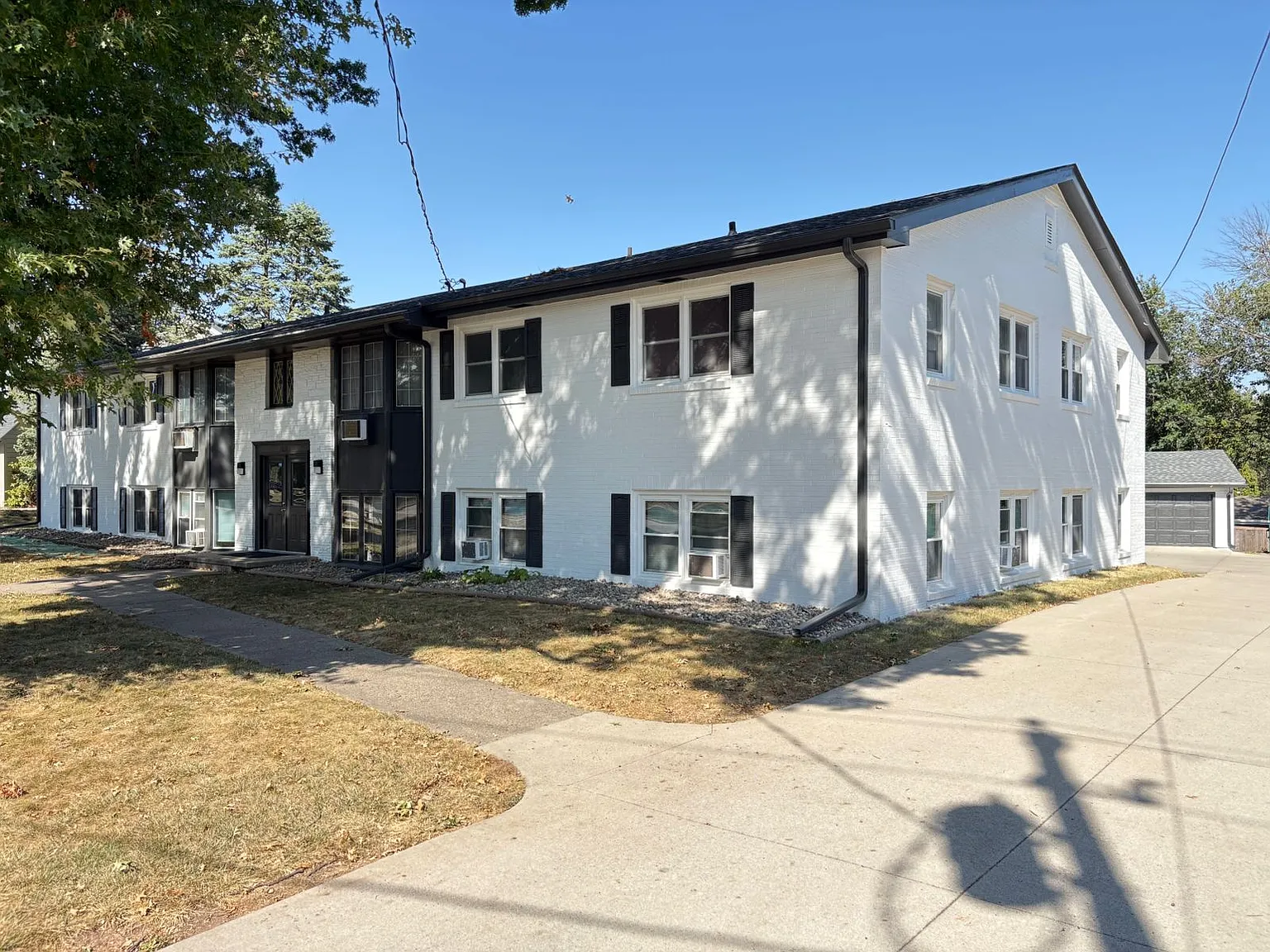 Patricia Park Apartments — Photo 3