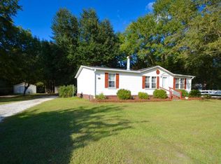 642 Barn Rd, Bonneau, SC 29431
