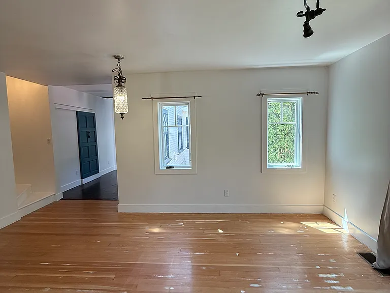 2046 Cerro Gordo St — Photo 6