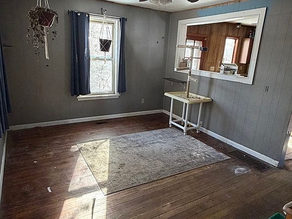 4th image of 130-132 School St S