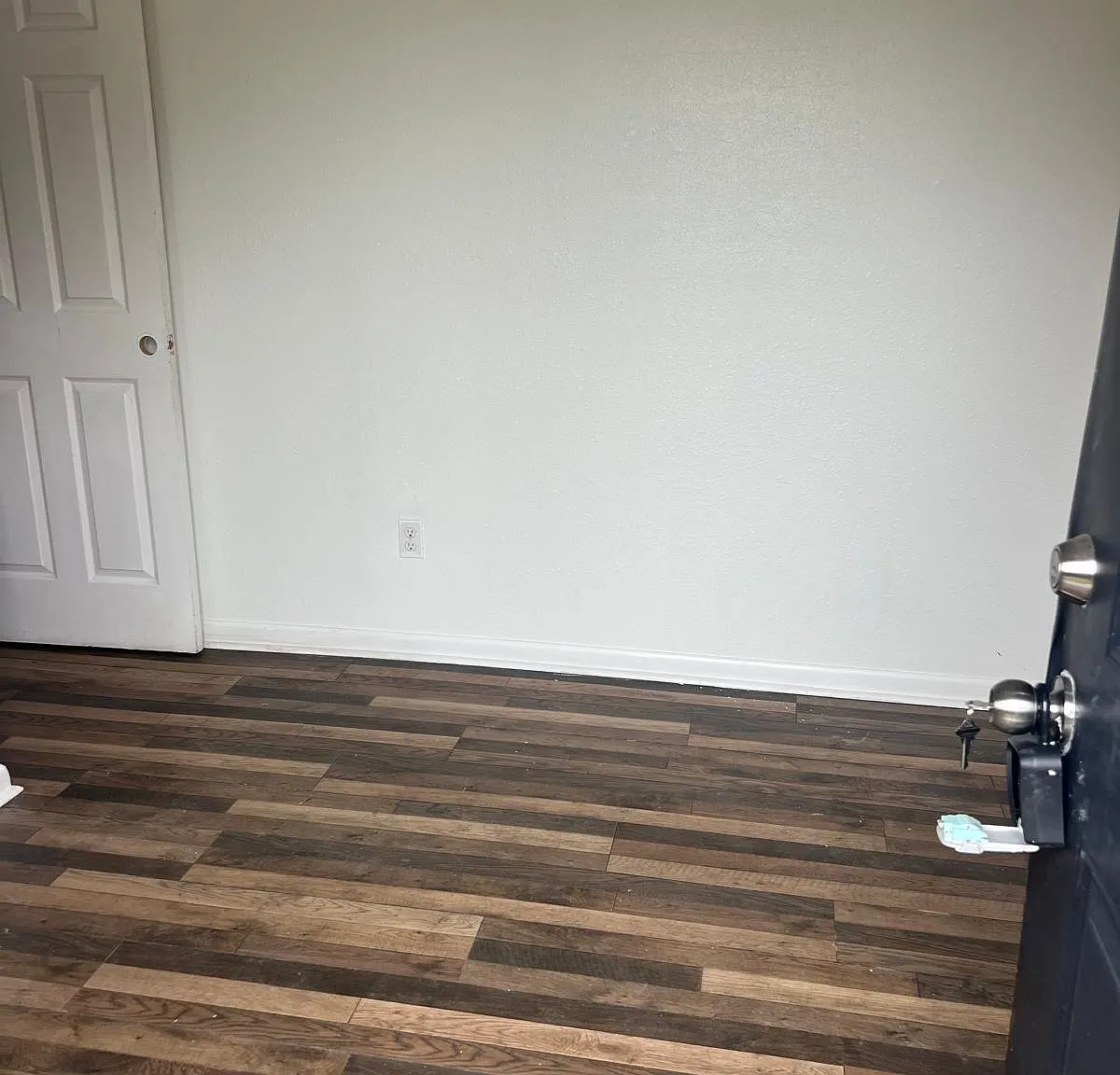 3 bed, 1000 sqft, $1,200 — Photo 3