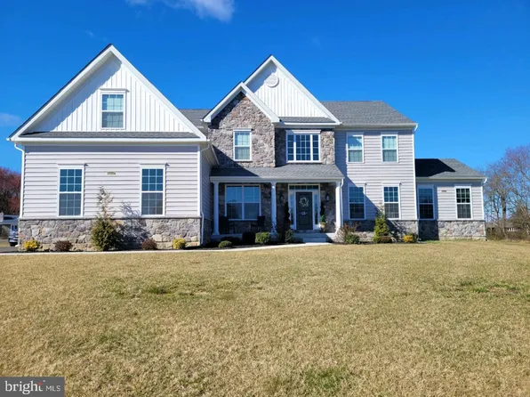 15 Nicole Cir, Pedricktown, NJ 08067