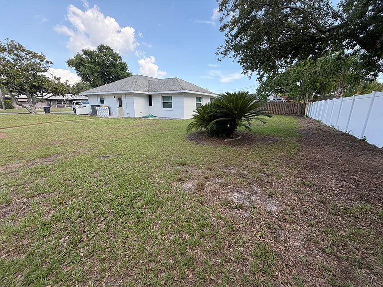 1200 Edenville Ave — Photo 23