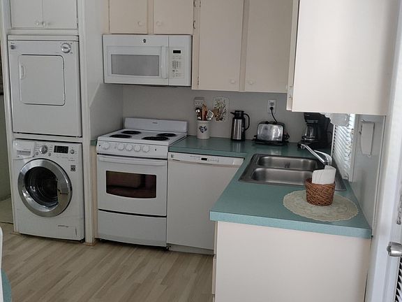 3rd image of 8270 South Street