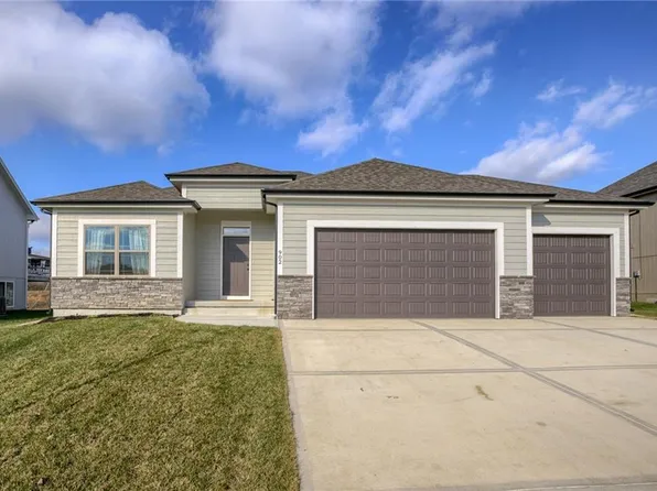 905 NW Crestwood Dr, Grain Valley, MO 64029