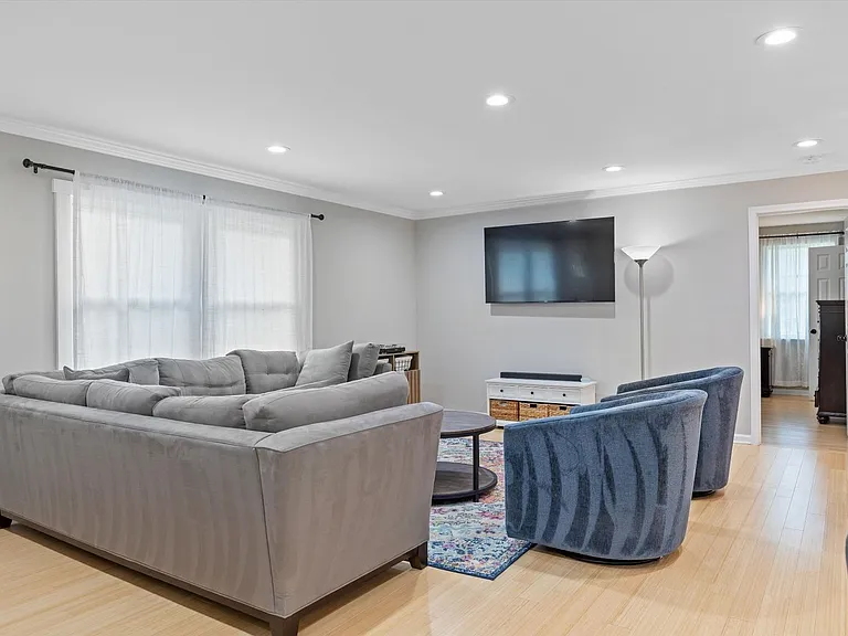 5017 Suter Dr — Photo 31