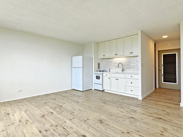 1550 Wilder Ave #810 — Photo 3