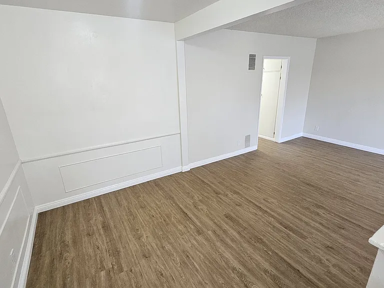 3945 Stevely Ave #19 — Photo 7