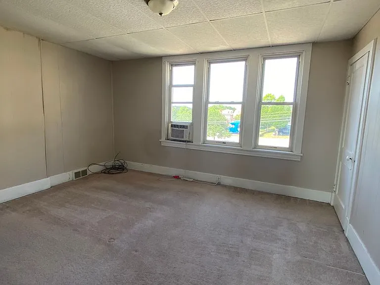 111 Harwood St — Photo 9