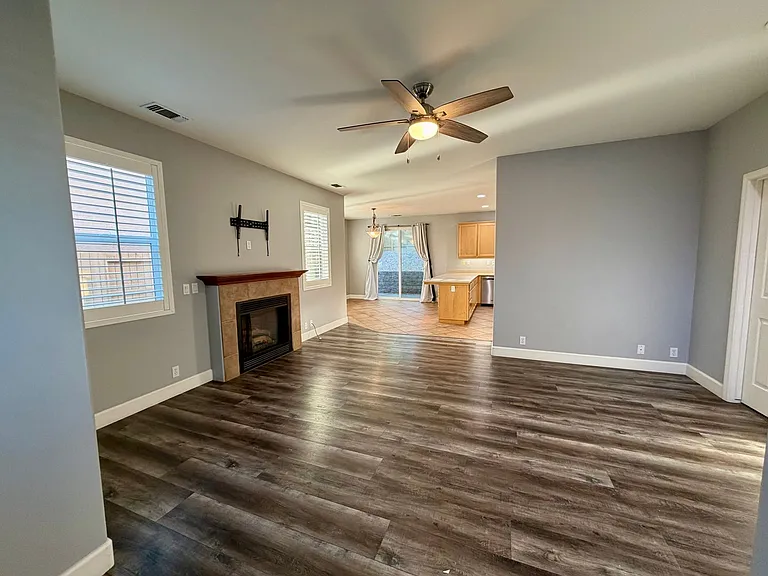 904 Larable Ct — Photo 4
