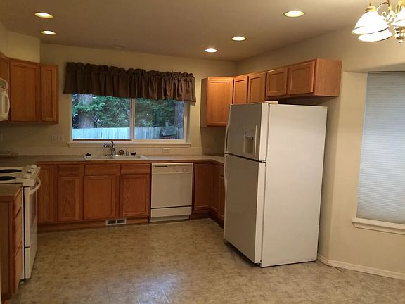 4th image of 38073 38th Ave S