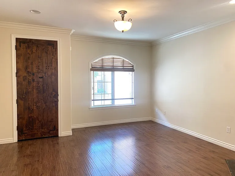 5531 Sultana Ave — Photo 3