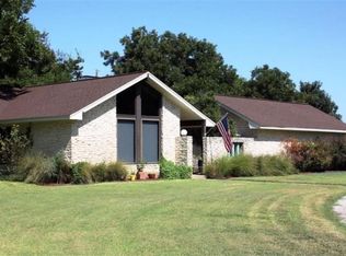 103 Acorn Ln, Comanche, TX 76442