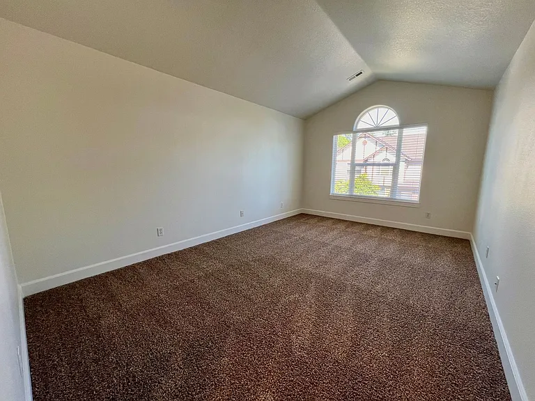 16733 NE Halsey St — Photo 20