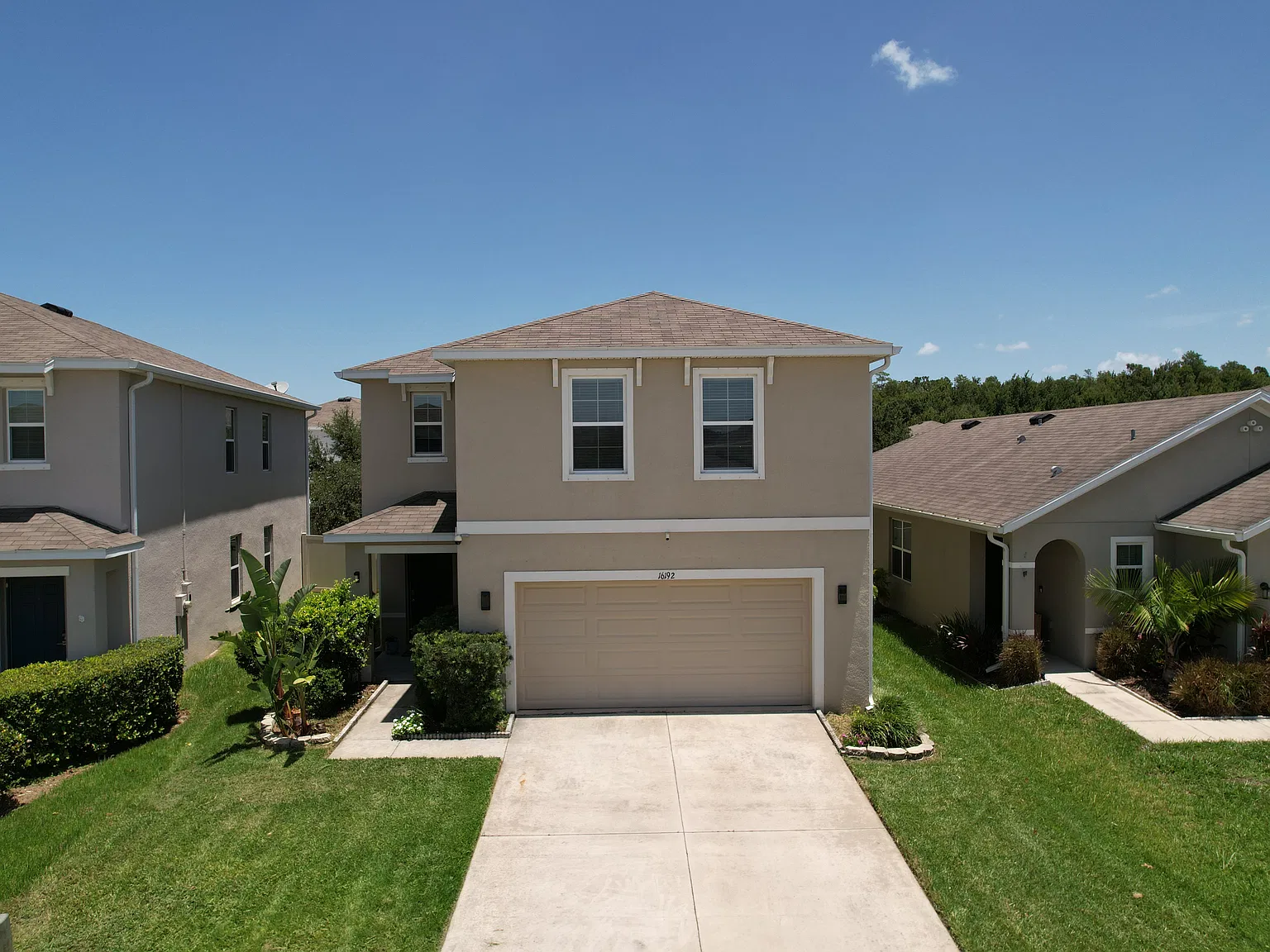 4 bed, 2.5 bath, 2260 sqft, $2,700 — Photo 3