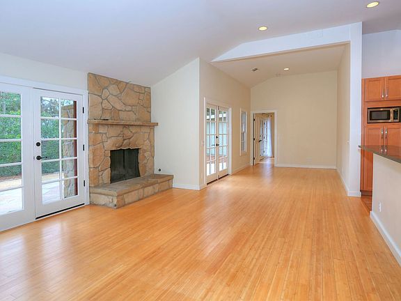 2nd image of 694 Oak Grove Dr