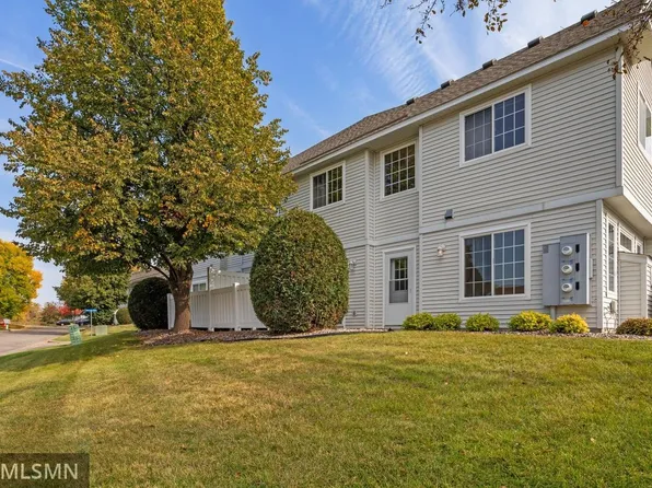 7895 Harvest Ln, Chanhassen, MN 55317