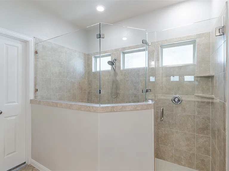 400 Pinnacle View Dr — Photo 13