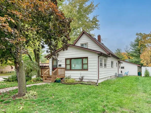 2117 5th St, White Bear Lake, MN 55110