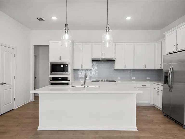 1425 Cole Estates Dr — Photo 14