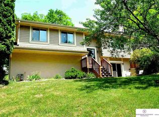 1005 Walnut St, Crescent, IA 51526