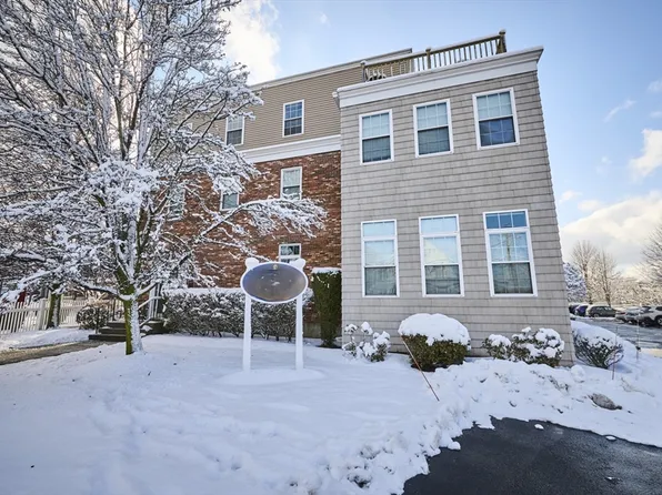 87 Franklin St Unit 105, Quincy, MA 02169