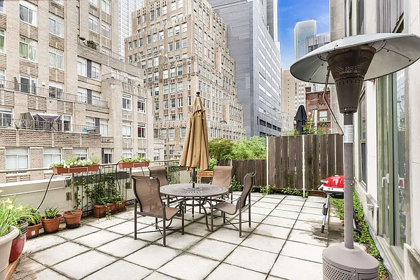 Rented by Compass | media 47