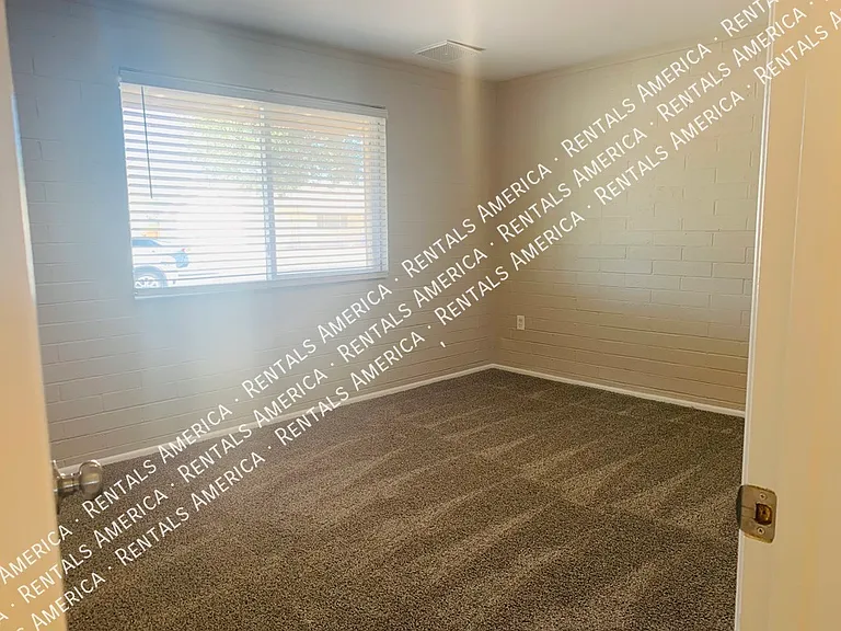 11433 N Hagen Dr — Photo 21