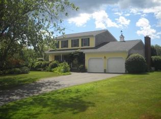 11 Farmers Cir, Dartmouth, MA 02747
