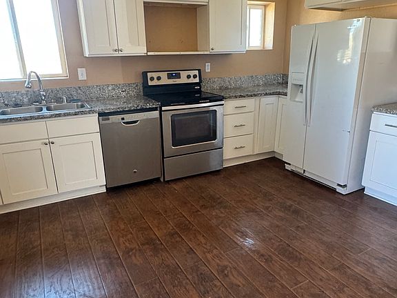 4th image of 21226 Stoddard Wells Rd