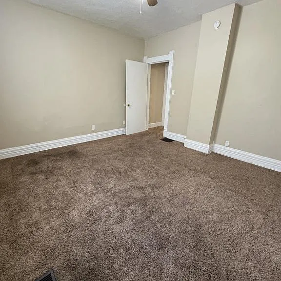 107 E 2nd St #107 — Photo 10