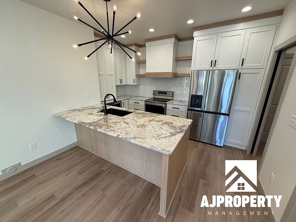 1st image of 8609 W Shoreline Pl