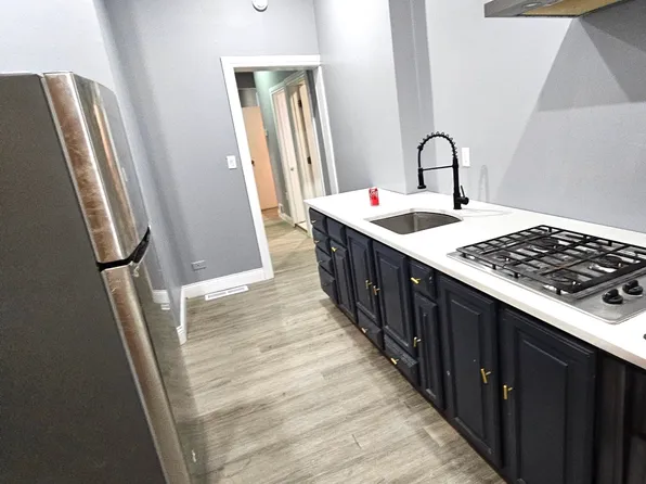 2338 W Taylor St #1, Chicago, IL 60612