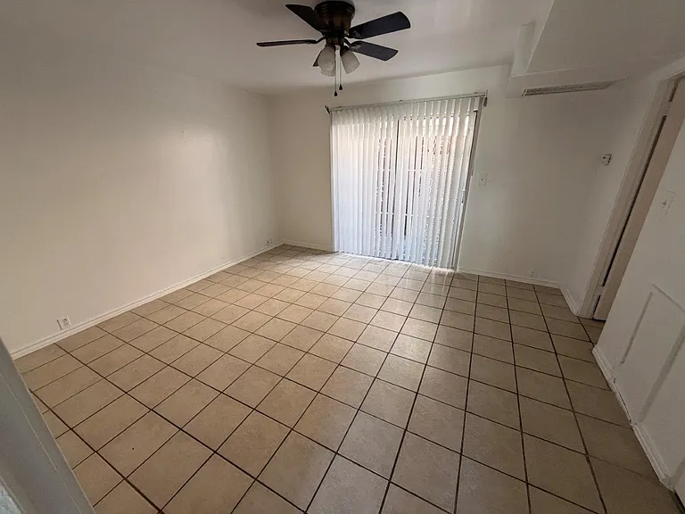 820 W Alabama St #6 — Photo 5