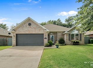 3402 S 3rd St, Rogers, AR 72758