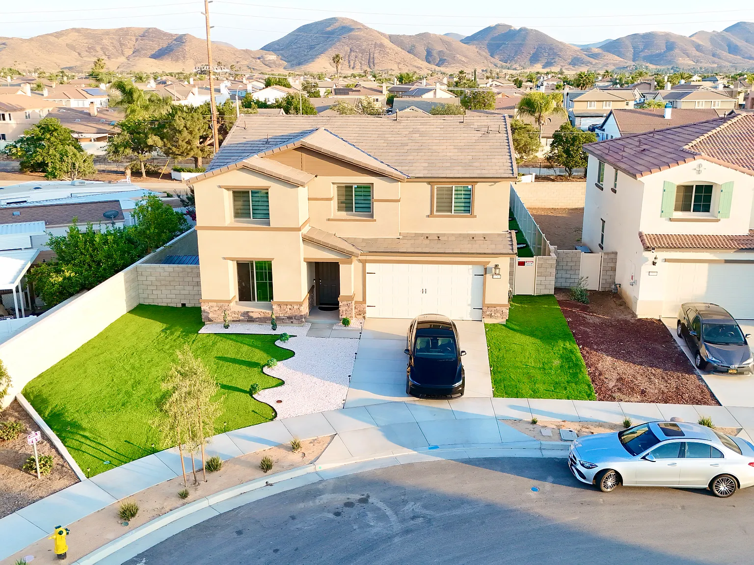 5 bed, 2824 sqft, $4,295 — Photo 2